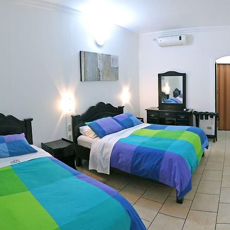 Hotel Eskalima Alajuela Exteriör bild